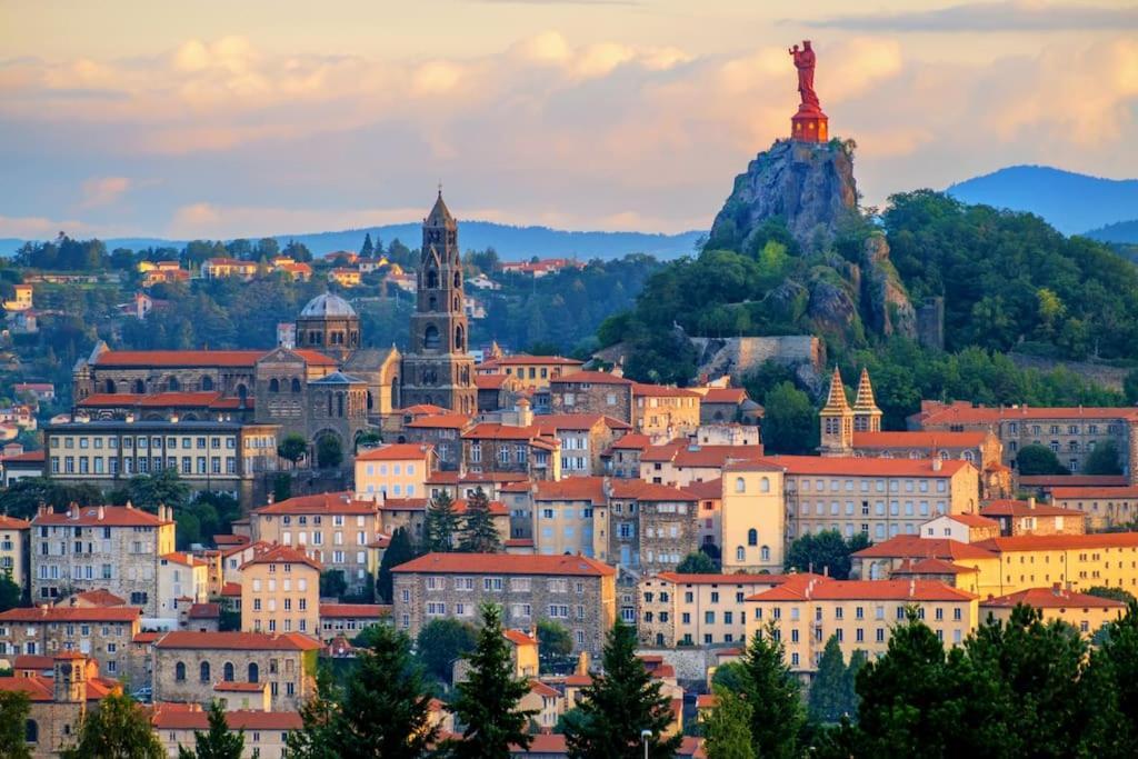 Le Lagon Bleu - Appt Wifi Parking Balcon Le Puy-en-Velay Eksteriør billede